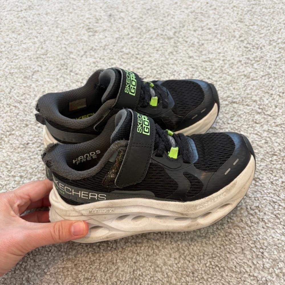 Skechers Kids Go Run Shoes Boys 10.5 Black Green Slip In Hands Free Sneakers